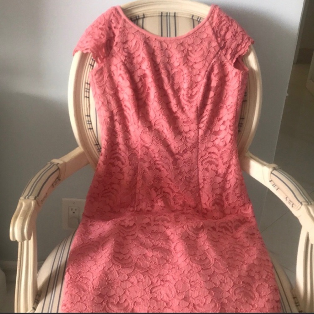Chic lace dress